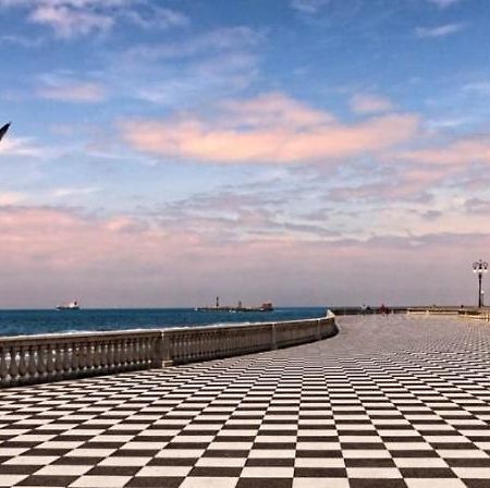 Il Porto Di Ale E Kat Hotel Livorno Eksteriør billede